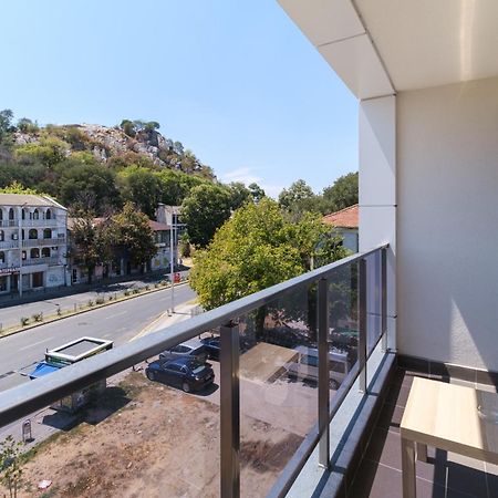 Modern 1-Bedroom Apartment With Free Parking Plovdiv Exteriör bild