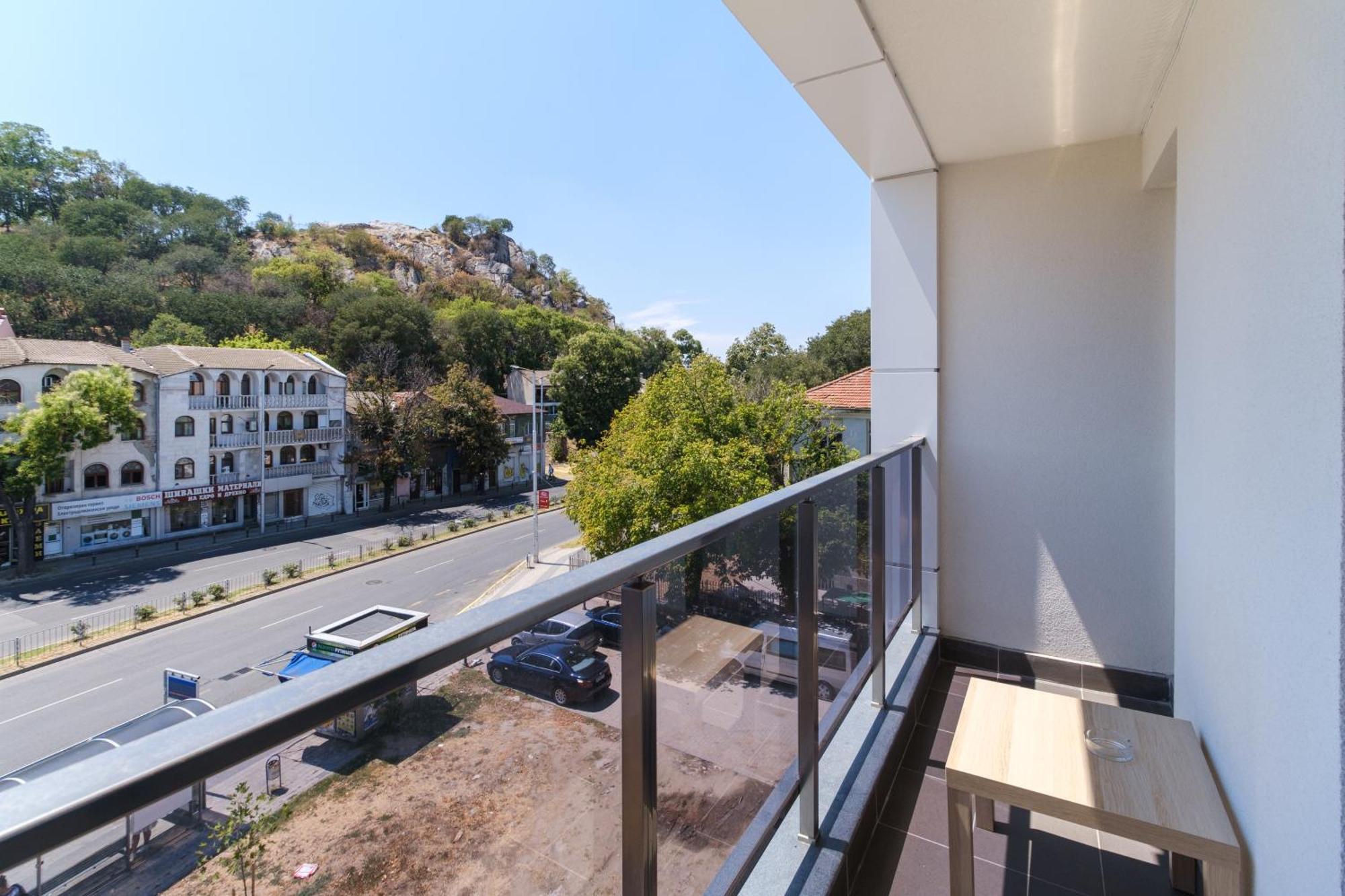 Modern 1-Bedroom Apartment With Free Parking Plovdiv Exteriör bild