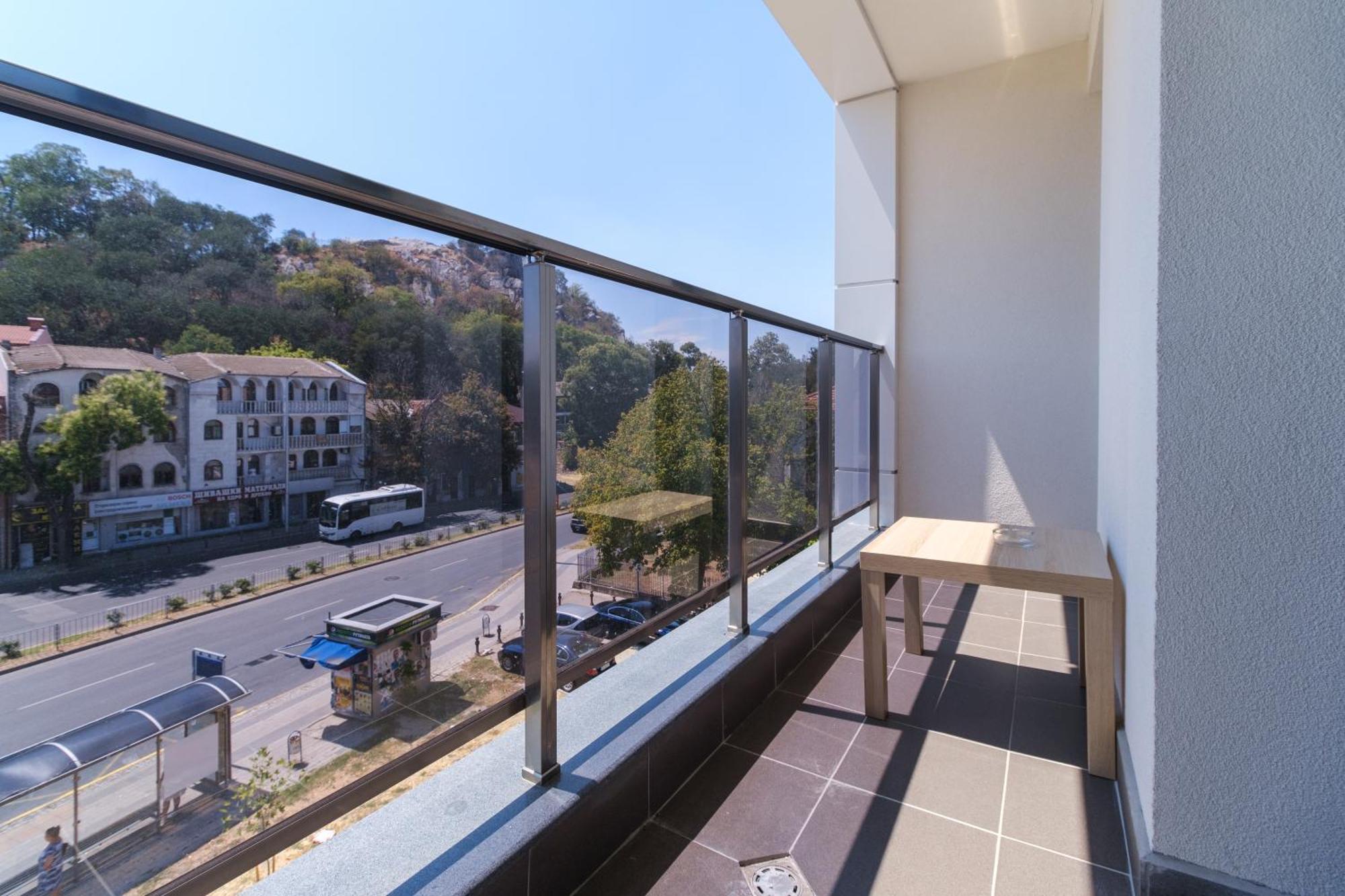 Modern 1-Bedroom Apartment With Free Parking Plovdiv Exteriör bild